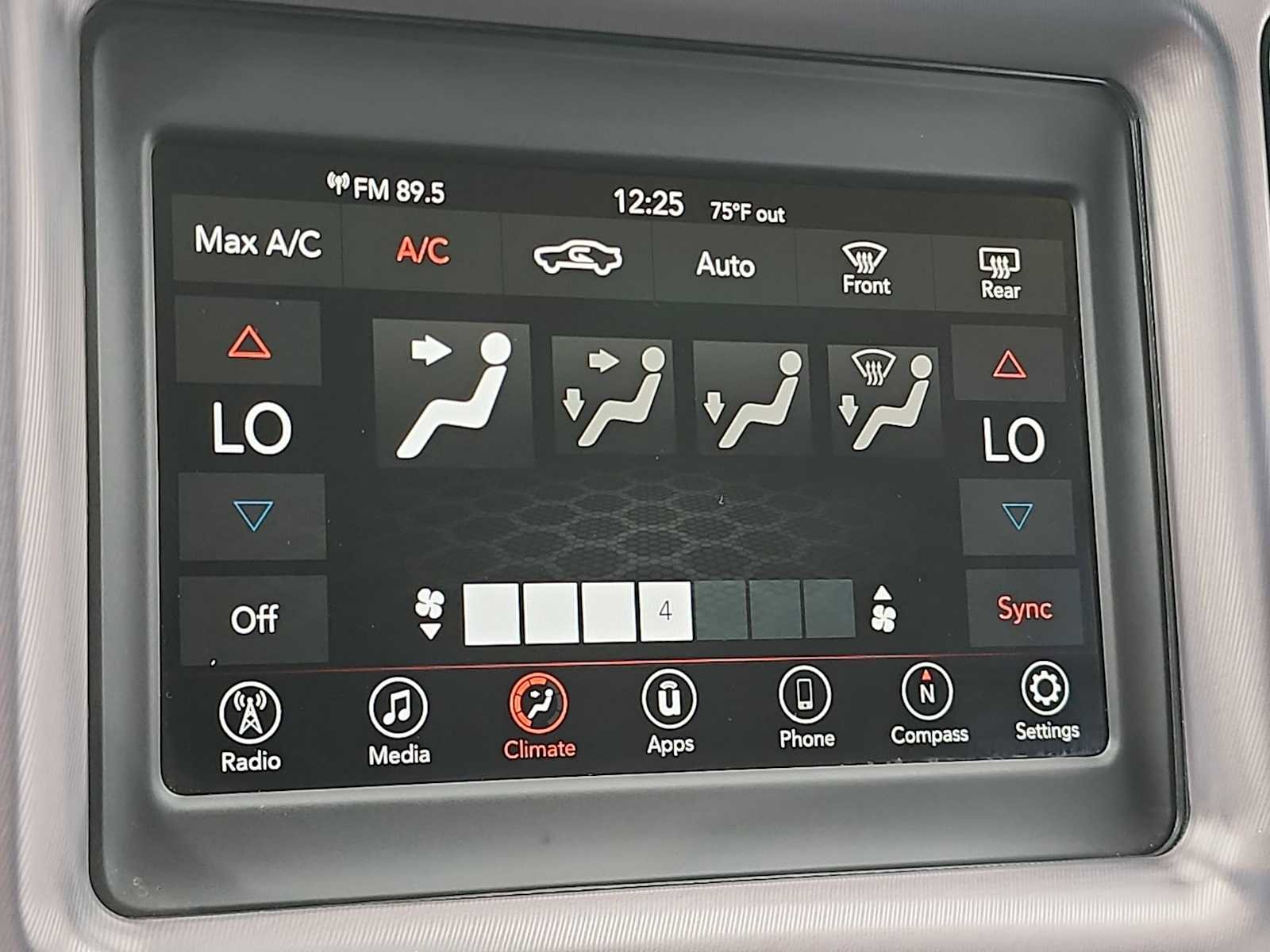 Used 2019 Dodge Challenger SXT w/ Blacktop Package image 28