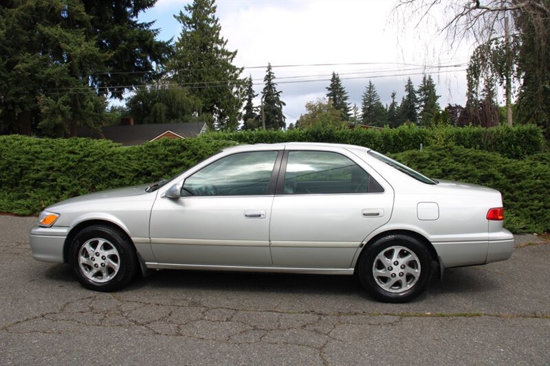 Used 2000 Toyota Camry LE w/ Value Pkg 3 FWD image 13