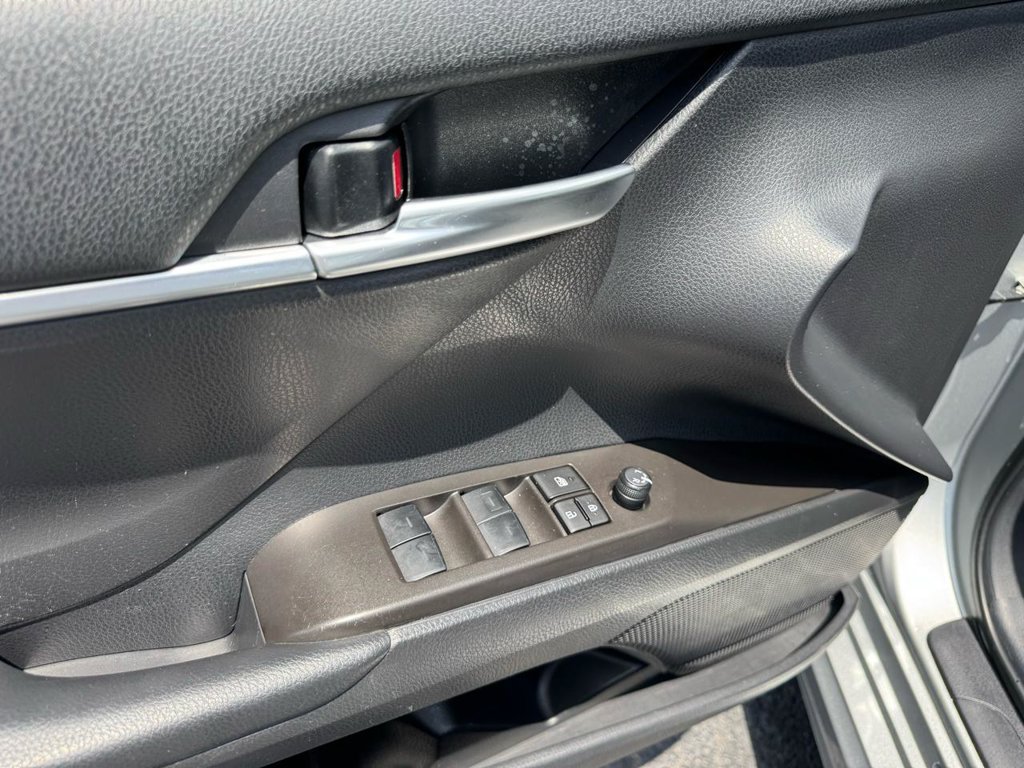 Used 2024 Toyota Camry SE AWD/4WD image 11
