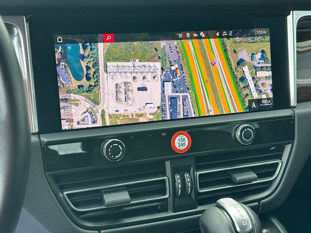 Used 2022 Porsche Macan S image 27