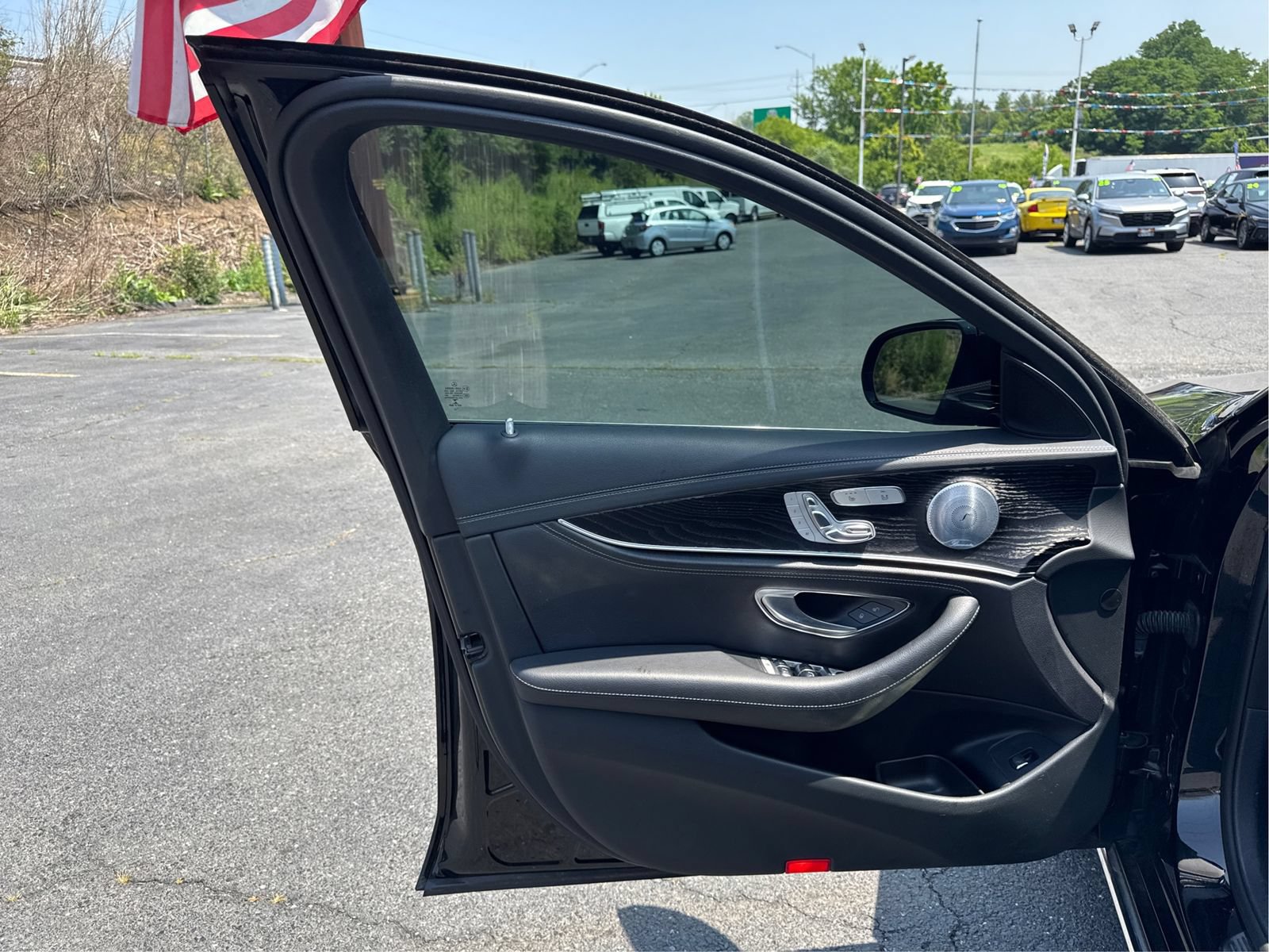 Used 2018 Mercedes-Benz E 300 4MATIC image 19