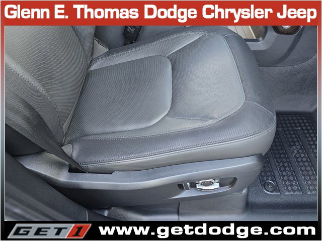 Used 2024 Land Rover Defender 130 X-Dynamic SE image 34