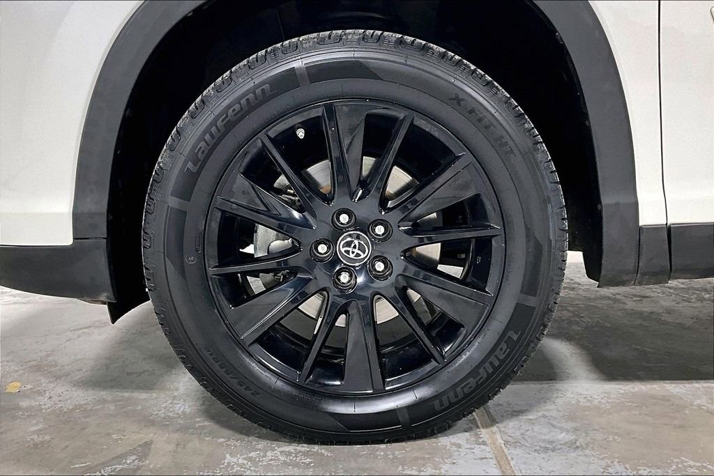 Used 2019 Toyota Highlander SE image 11