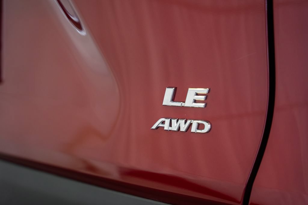Certified 2025 Toyota RAV4 LE AWD/4WD image 7