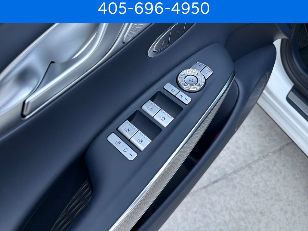 Used 2025 Genesis GV70 3.5T Sport AWD/4WD image 15