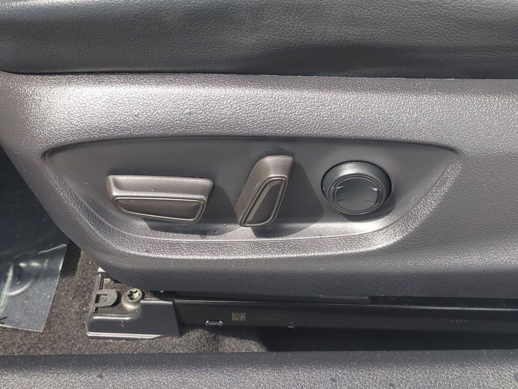 Used 2019 Toyota Camry SE image 21