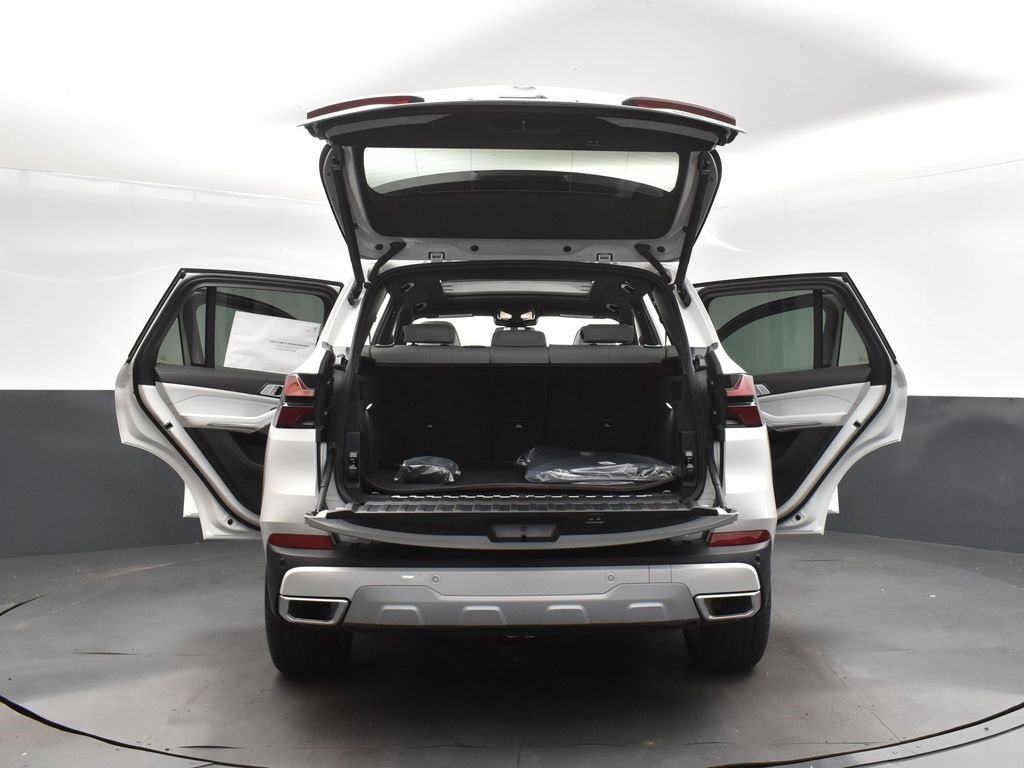 New 2026 BMW X5 xDrive50e image 51