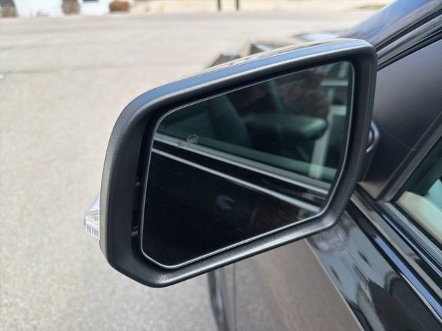 Used 2023 GMC Acadia SLT w/ Elevation Edition FWD image 13