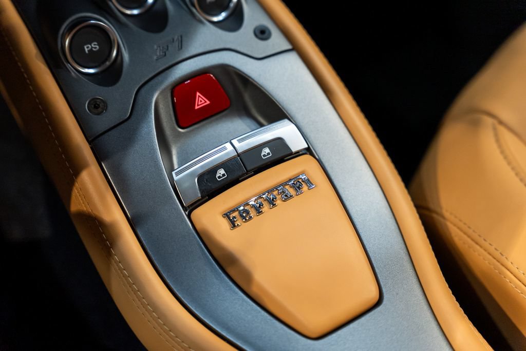 Used 2010 Ferrari 458 Italia Coupe RWD image 40