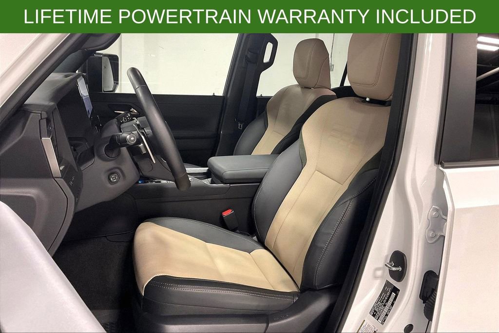 Used 2025 Lexus GX 550 image 32
