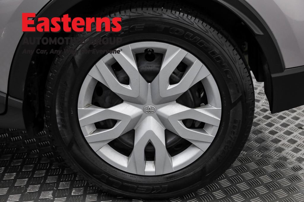 Used 2020 Toyota C-HR LE image 31