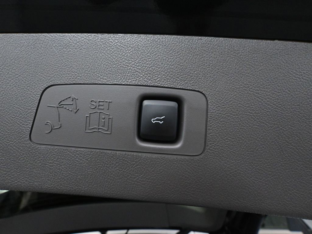 Used 2024 Lincoln Corsair AWD w/ Equipment Group 101A image 44