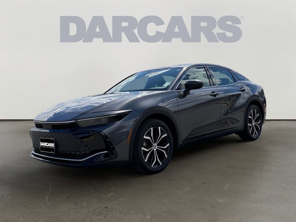 Used 2023 Toyota Crown XLE image 2