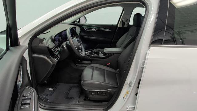 Used 2025 Buick Envision Preferred AWD/4WD image 9