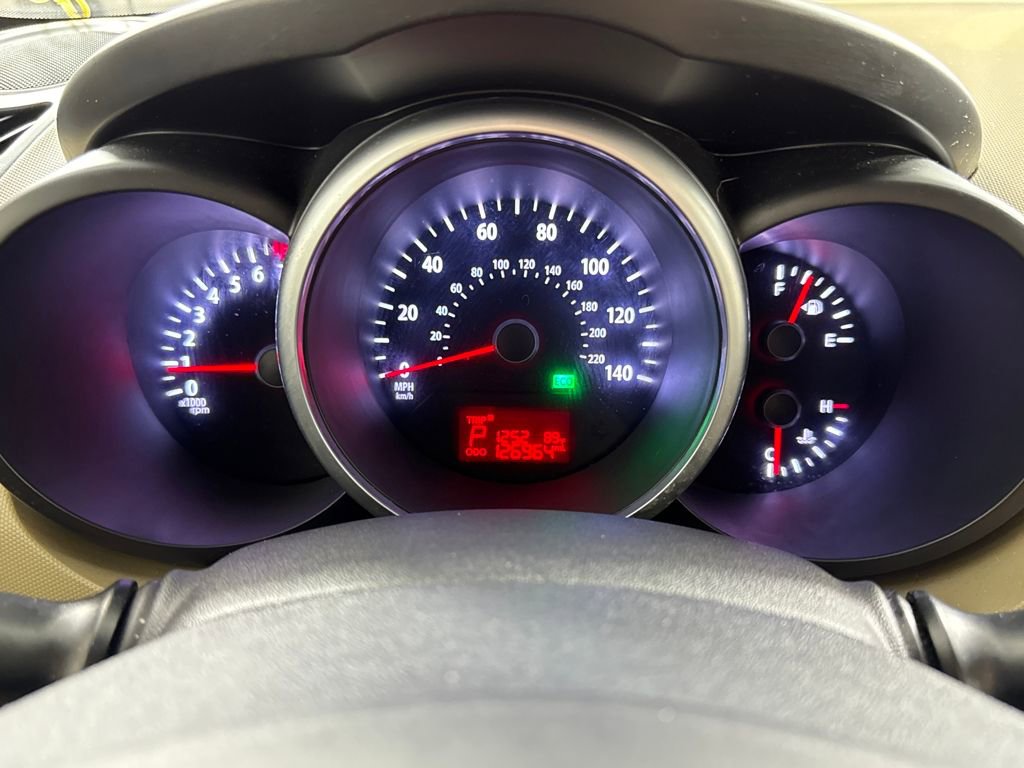 Used 2013 Kia Soul ! w/ Premium Pkg image 16