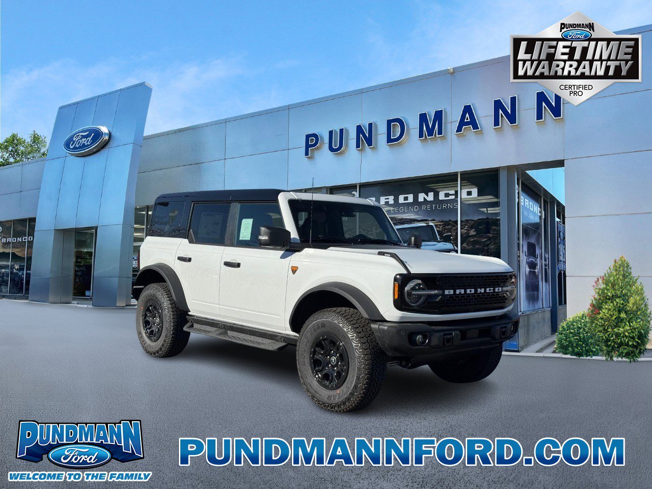 New 2025 Ford Bronco Badlands image 1