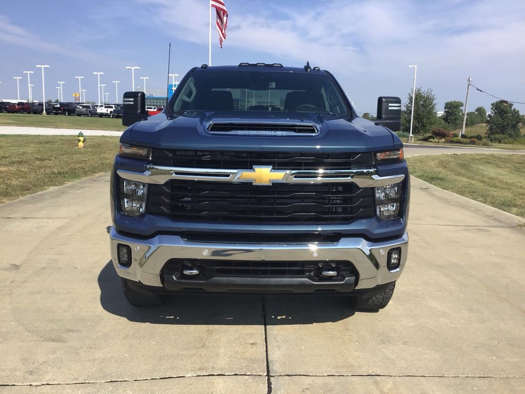 New 2026 Chevrolet Silverado 2500 LT image 2