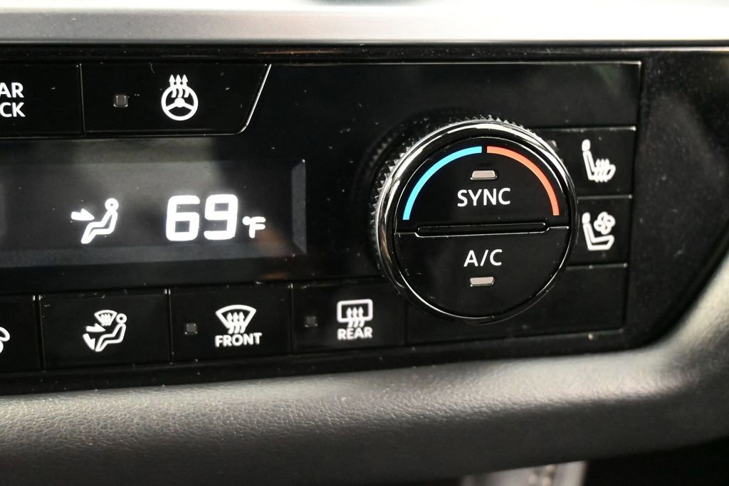 Used 2024 Nissan Pathfinder Platinum FWD image 15