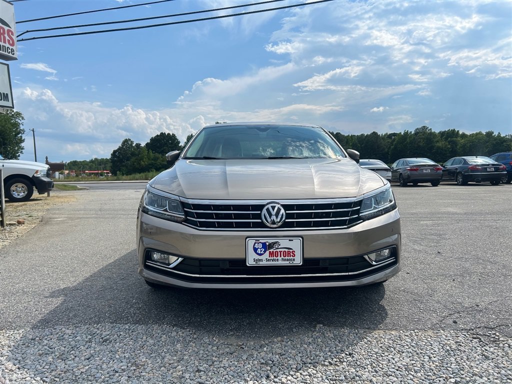 Used 2017 Volkswagen Passat 1.8T SEL Premium FWD image 8