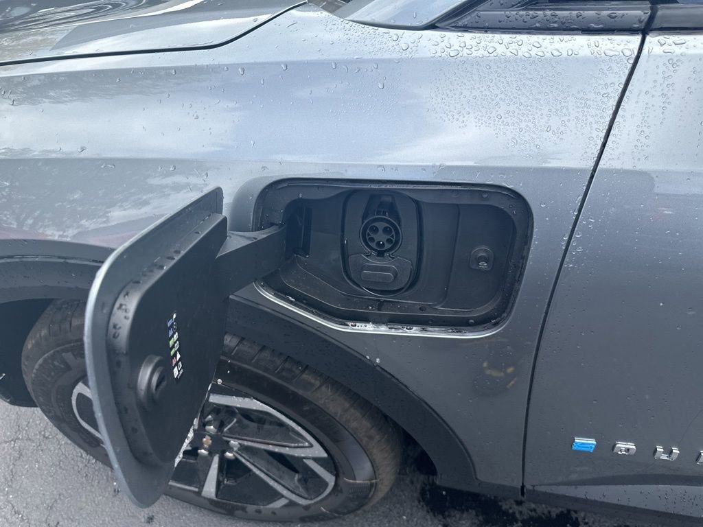 Used 2026 Chevrolet Equinox EV LT image 37