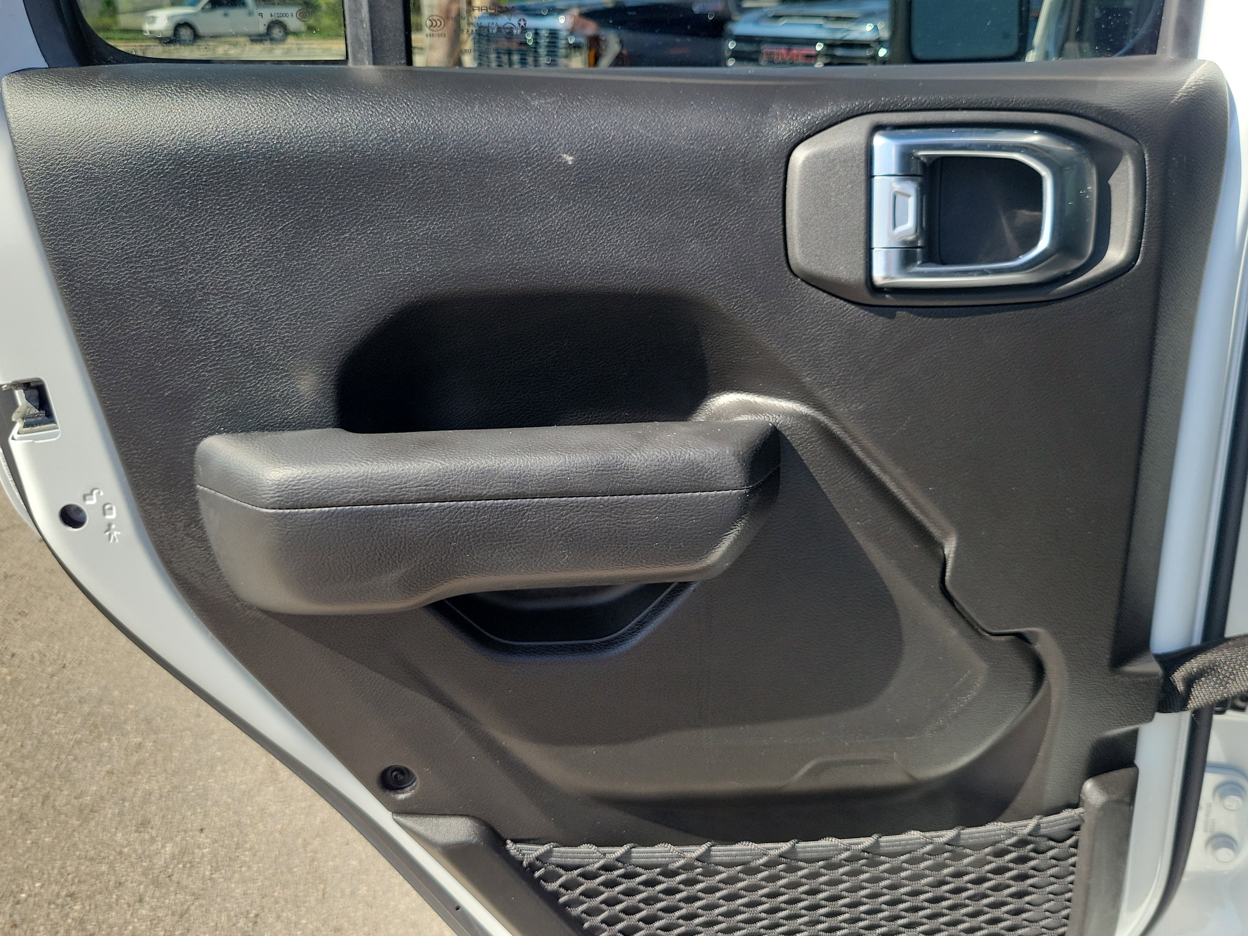 Used 2025 Jeep Wrangler Sport image 23