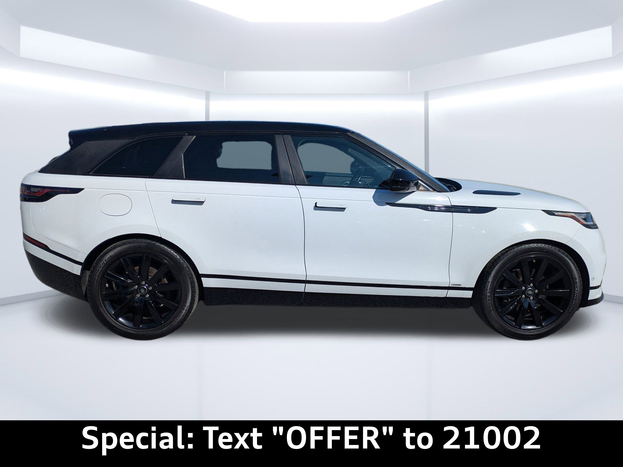 Used 2019 Land Rover Range Rover Velar R-Dynamic SE image 2