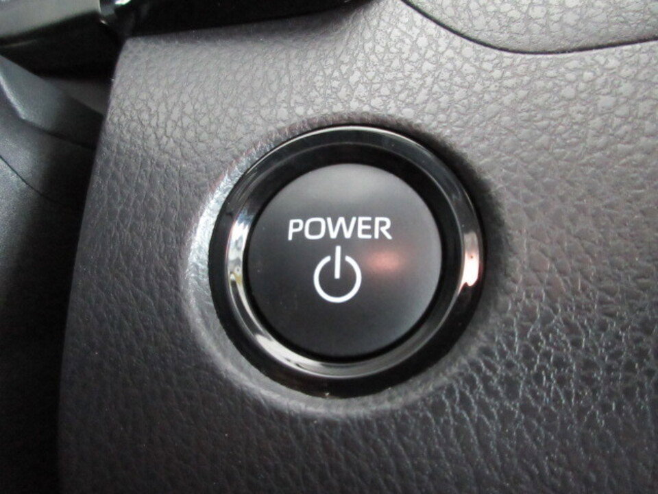 Used 2025 Toyota Camry LE w/ Convenience Package image 29
