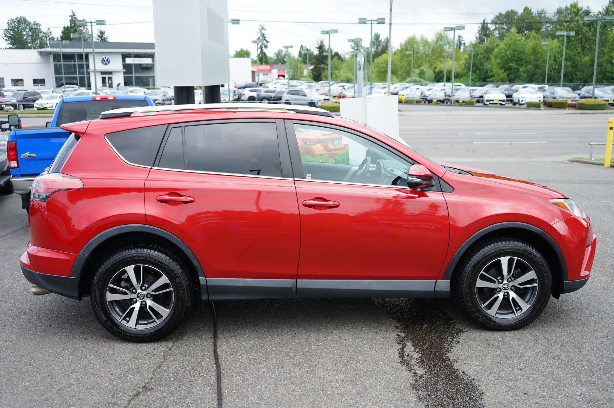 Used 2016 Toyota RAV4 XLE AWD/4WD image 8