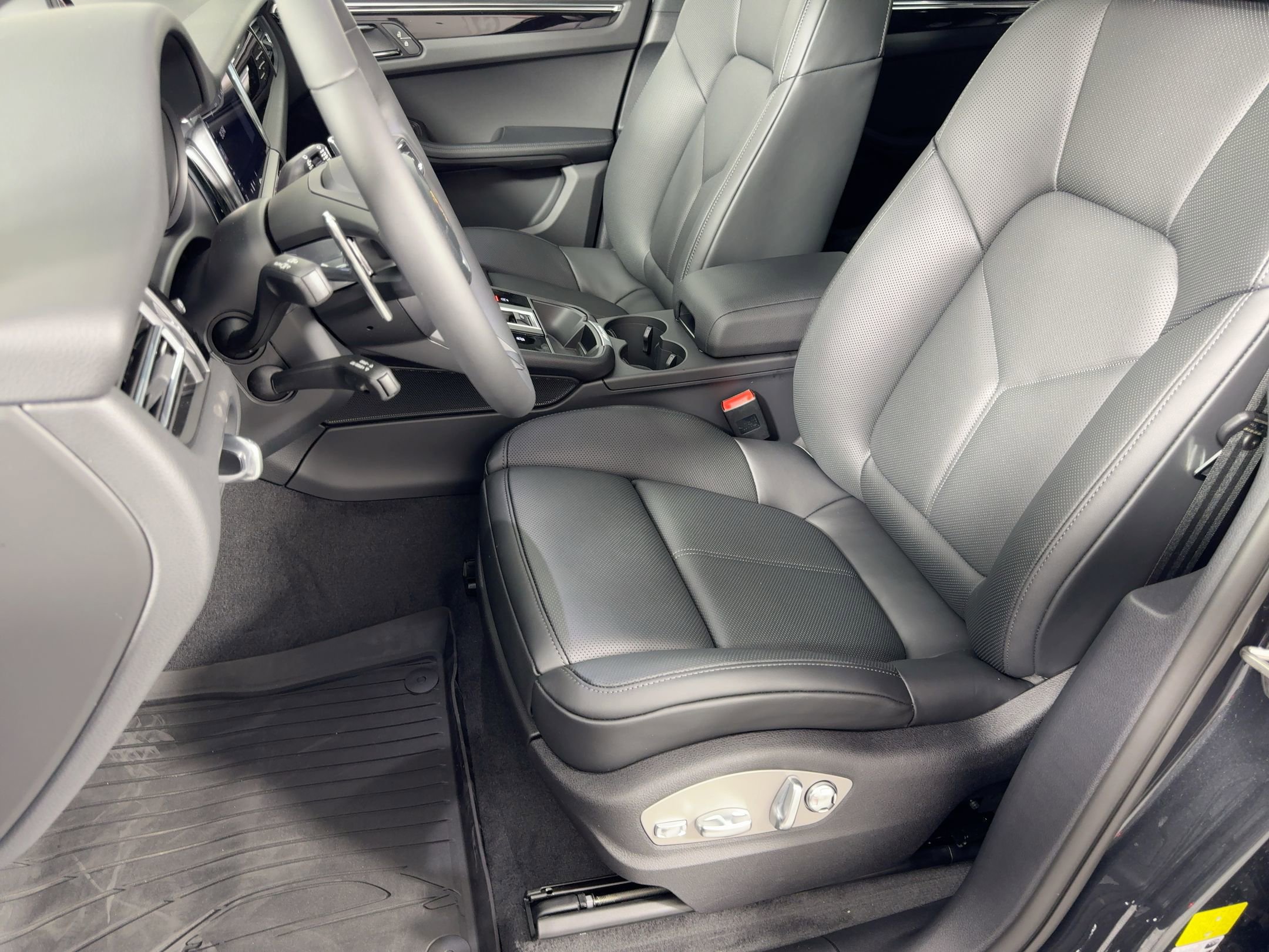 Used 2026 Porsche Macan S image 5