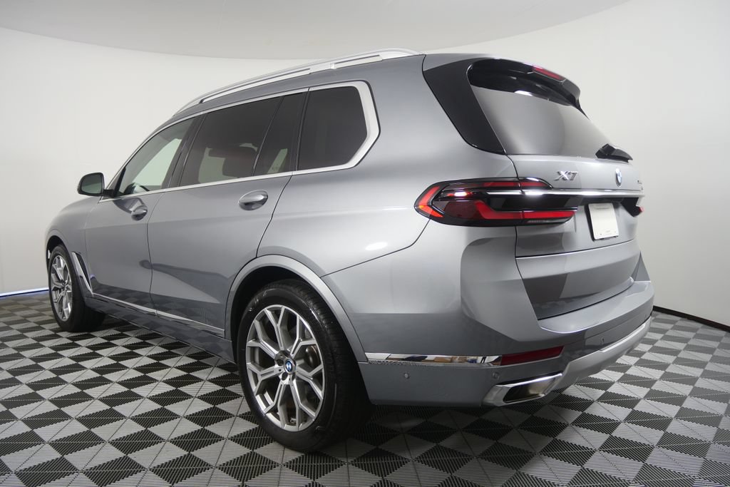 Used 2026 BMW X7 xDrive40i AWD/4WD image 5