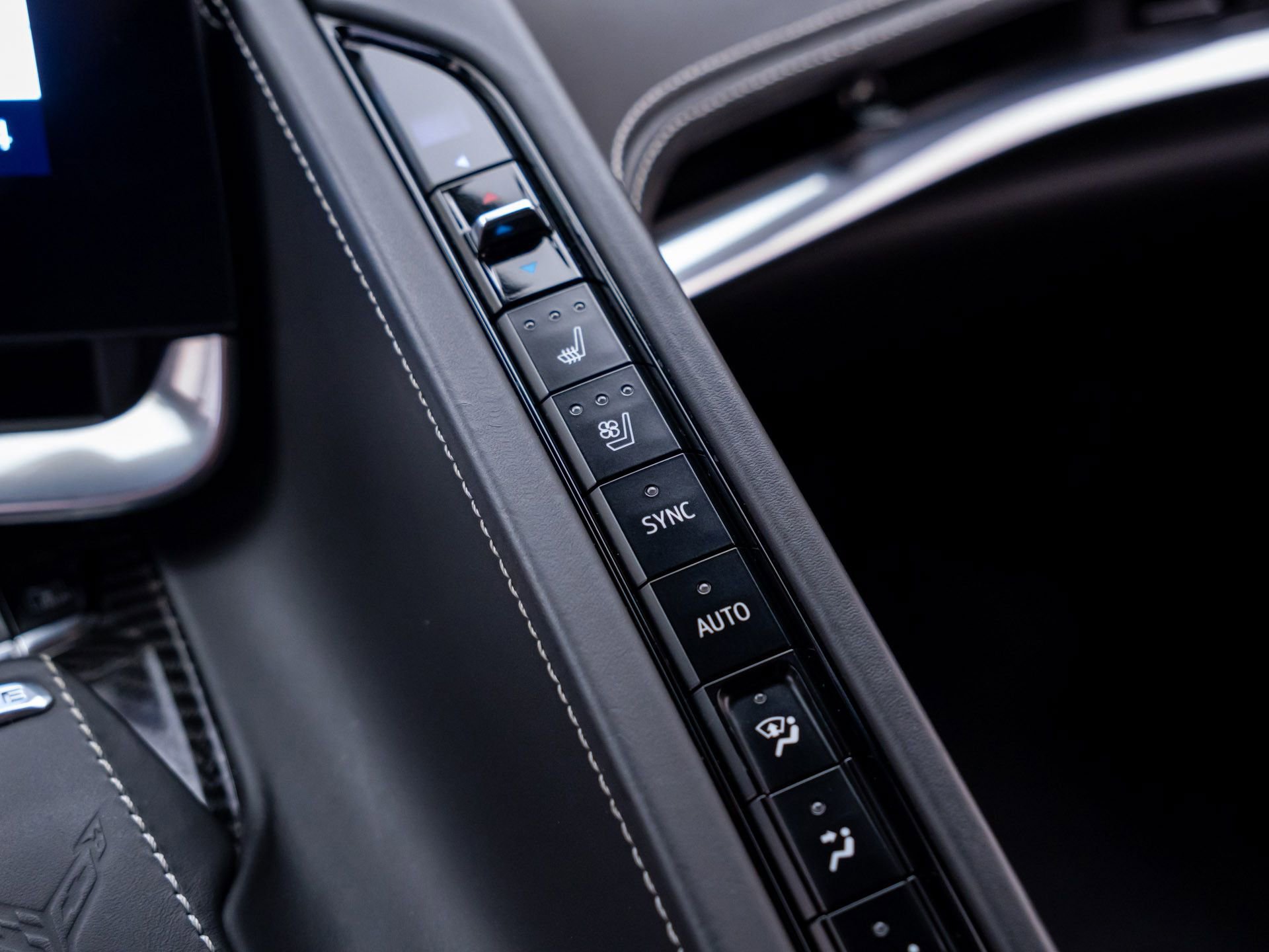 Used 2020 Chevrolet Corvette Stingray Premium Conv w/ 3LT Preferred Equipment Group RWD image 30