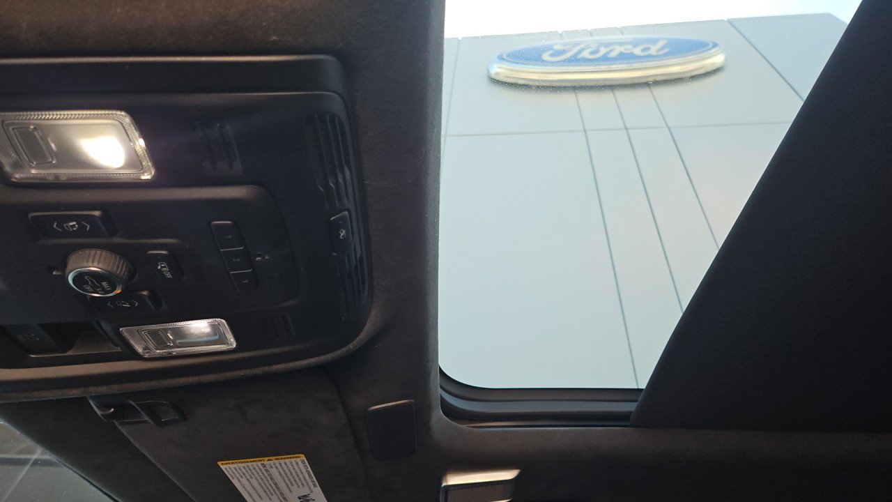 Used 2023 Cadillac Escalade Sport Platinum AWD/4WD image 18