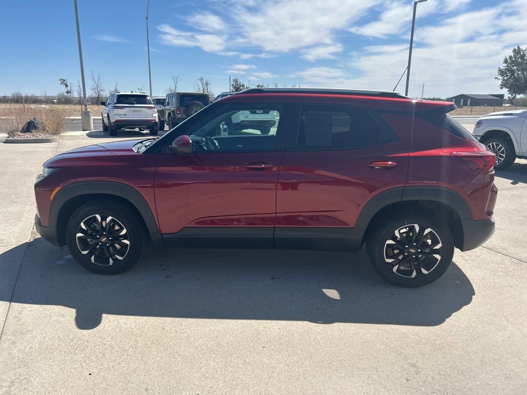 Used 2022 Chevrolet TrailBlazer LT w/ Convenience Package image 2