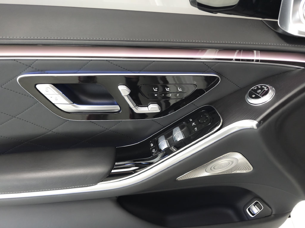 Used 2023 Mercedes-Benz S 580 4MATIC Sedan image 6