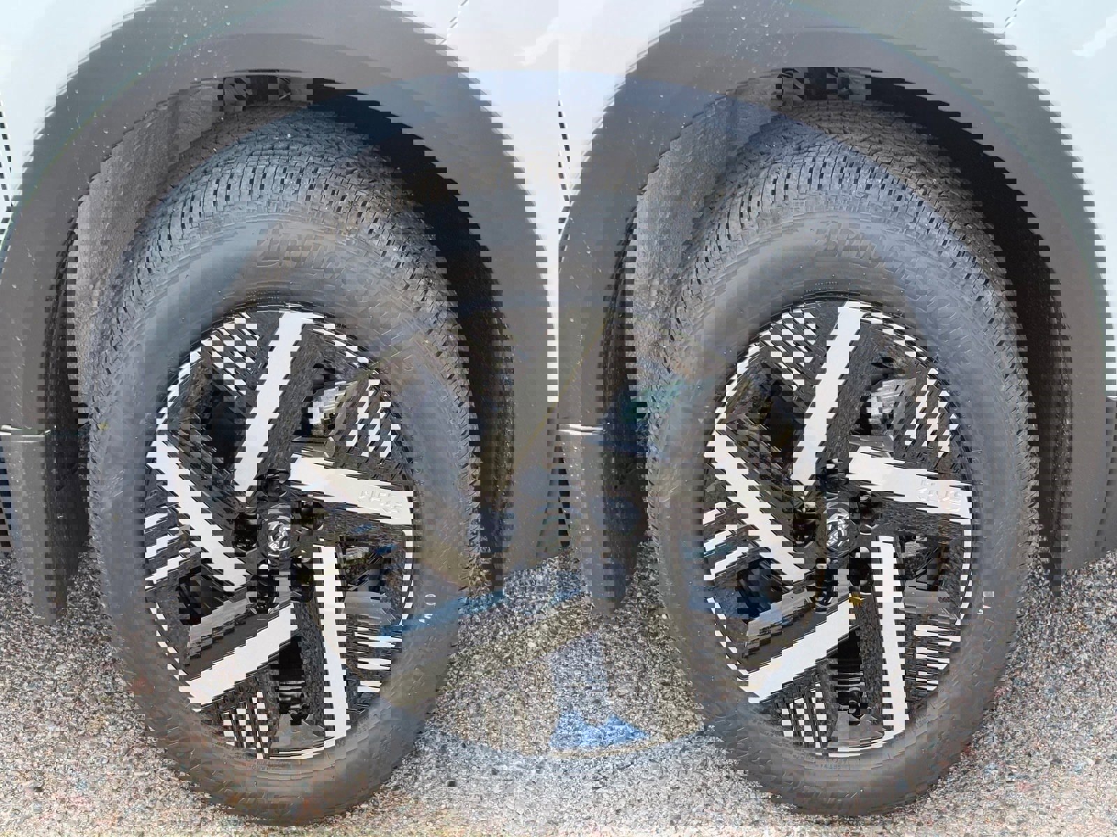 New 2026 Nissan Kicks SV w/ SV Premium Package image 9