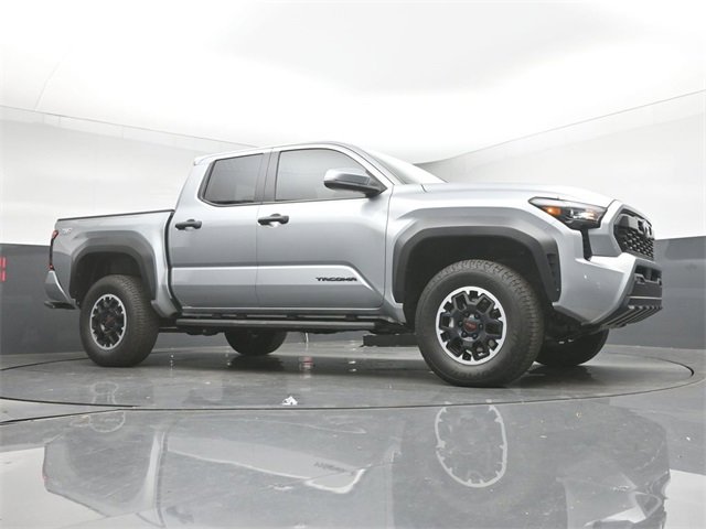 Used 2024 Toyota Tacoma TRD Off-Road image 29