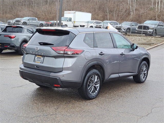 Used 2024 Nissan Rogue S image 5