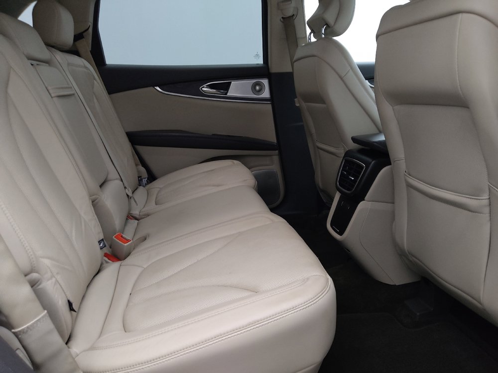 Used 2016 Lincoln MKX Reserve w/ Luxury Package image 19