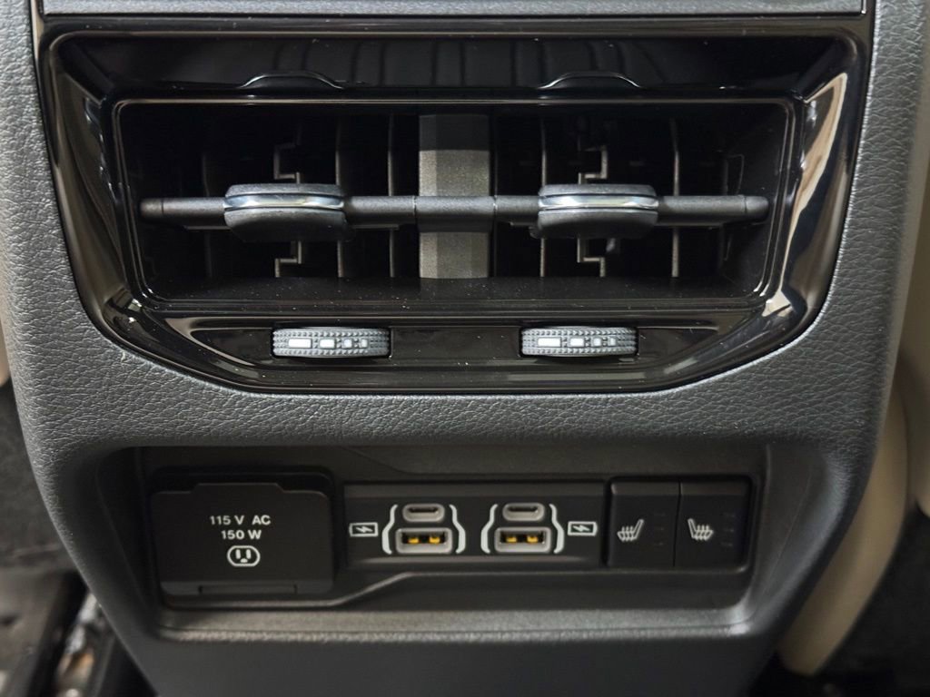 Used 2025 Jeep Grand Cherokee Limited 4xe w/ Luxury Tech Group II image 19