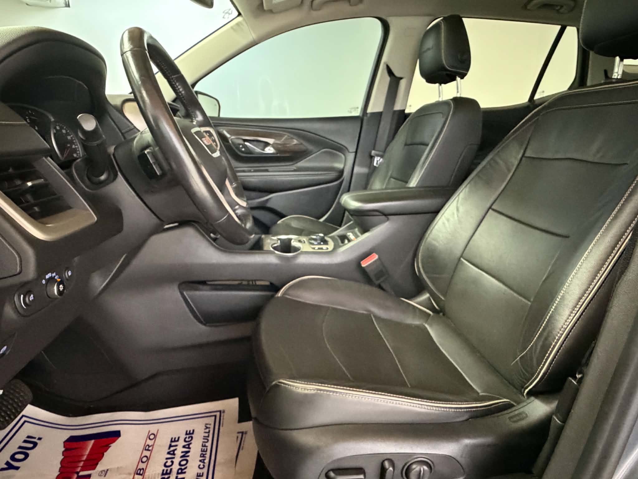 Used 2020 GMC Terrain Denali w/ Denali Premium Package FWD image 29