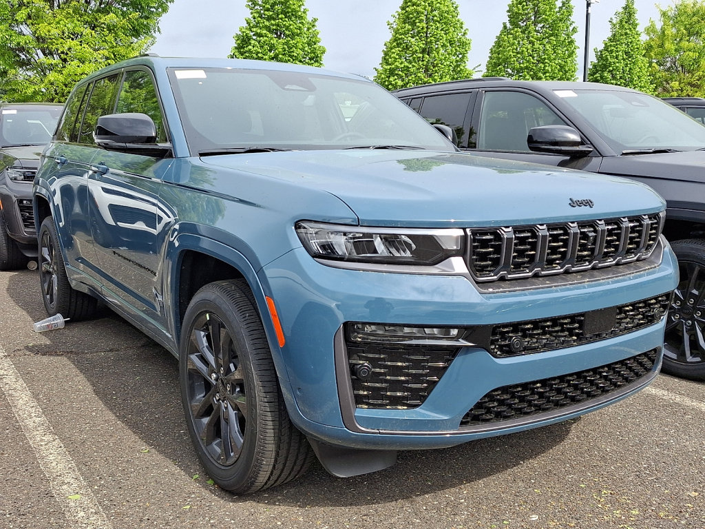 New 2026 Jeep Grand Cherokee Limited AWD/4WD image 3