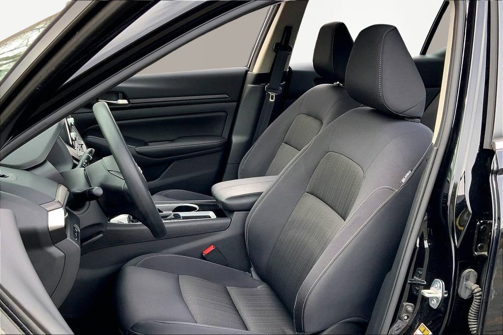 Used 2024 Nissan Altima 2.5 SV image 15