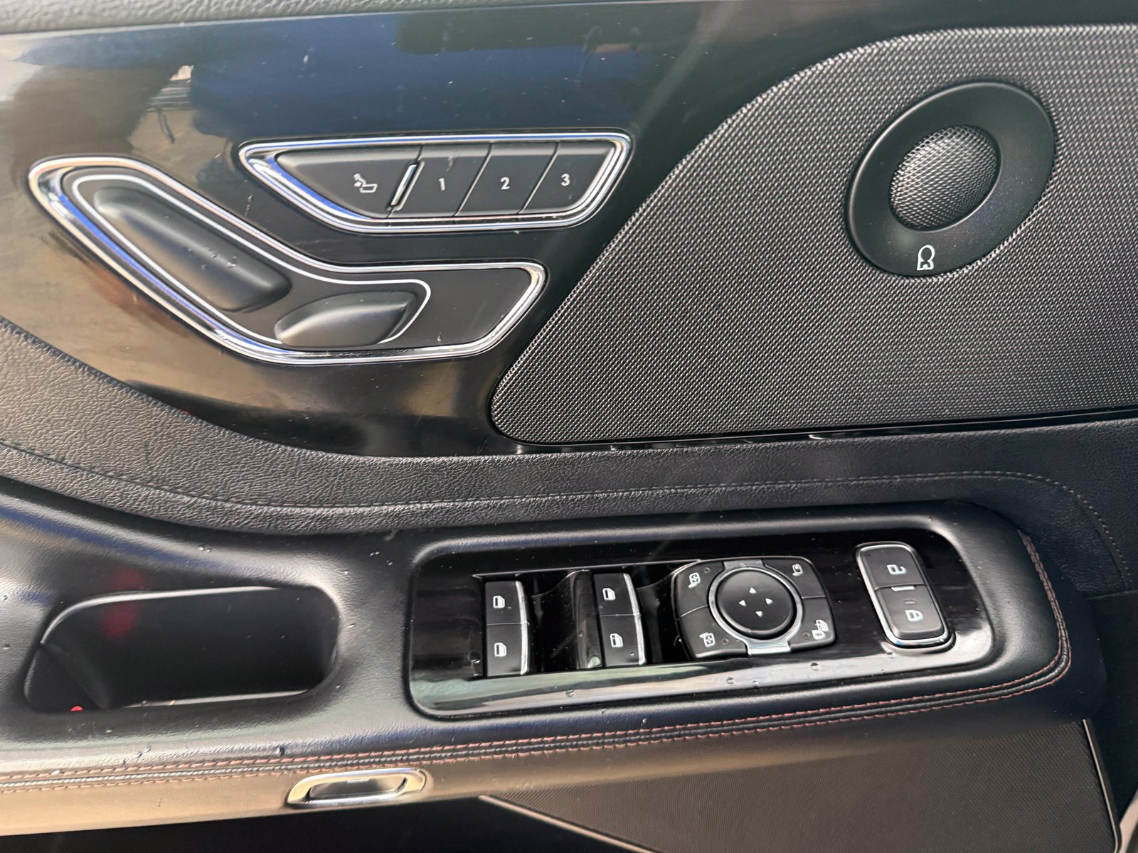 Used 2020 Lincoln Aviator Reserve w/ Elements Package Plus AWD/4WD image 14