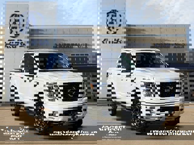 Used 2019 Nissan Titan PRO-4X w/ Pro-4x Convenience Package video 1