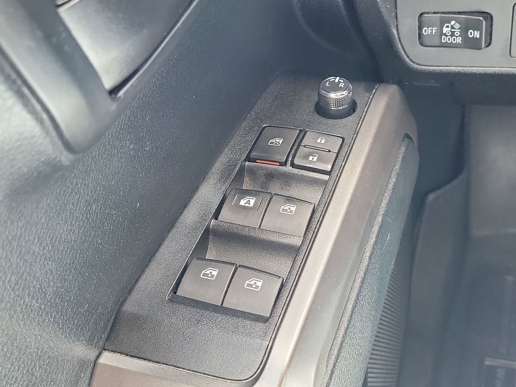 Used 2017 Toyota Tacoma SR5 w/ Tow Package image 24