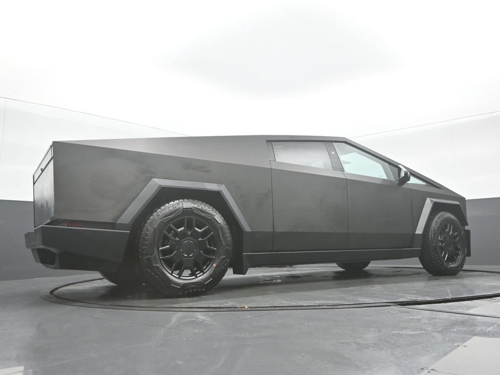 Used 2024 Tesla Cybertruck AWD Crew Cab image 31