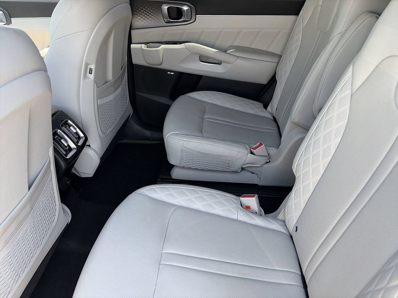 Certified 2025 Kia Sorento SX Prestige AWD/4WD image 16