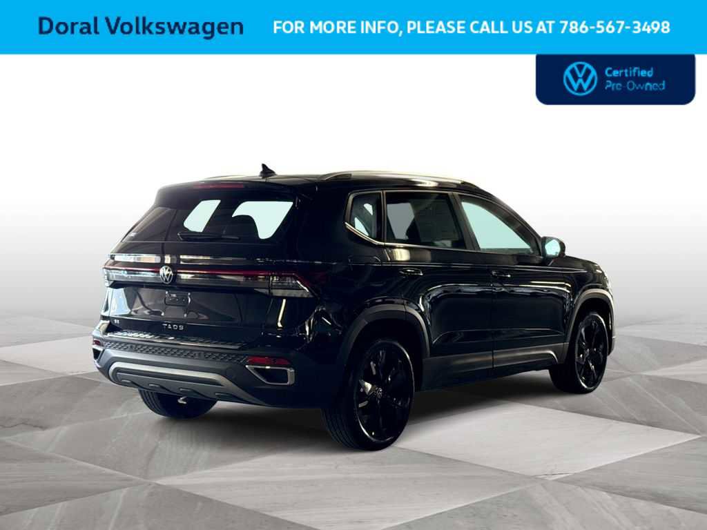 Used 2025 Volkswagen Taos SE FWD image 8