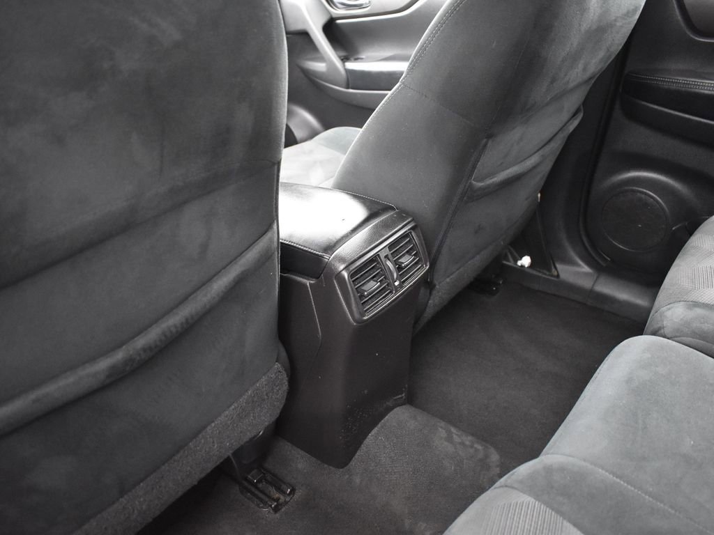 Used 2016 Nissan Rogue S image 25