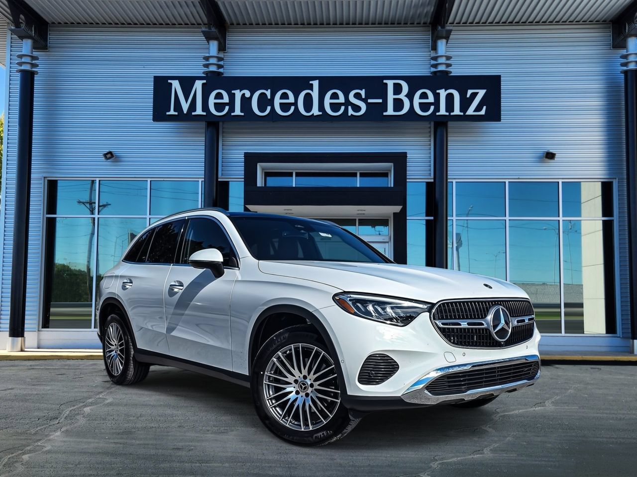 New 2026 Mercedes-Benz GLC 300 4MATIC image 1